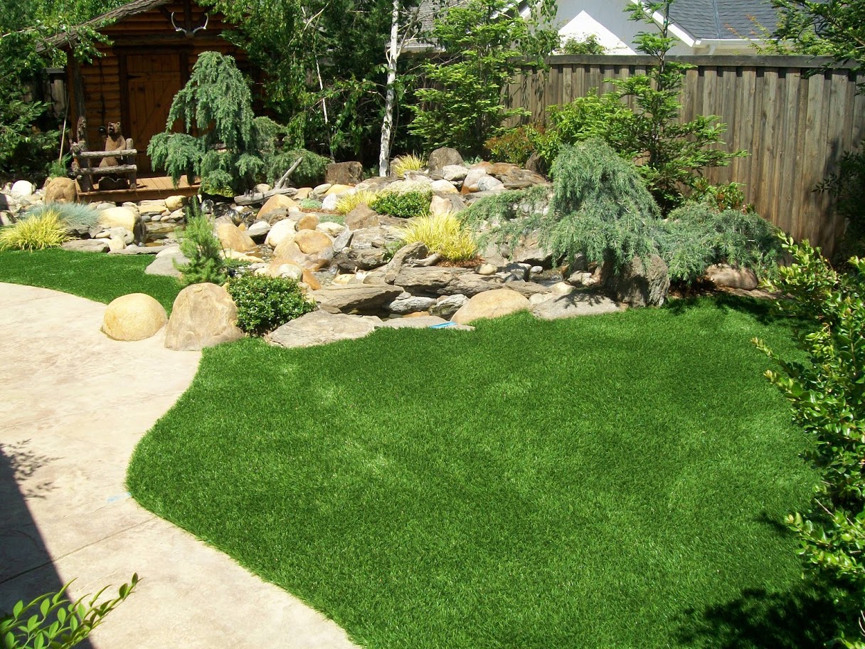 Residential artificial grass backyard
