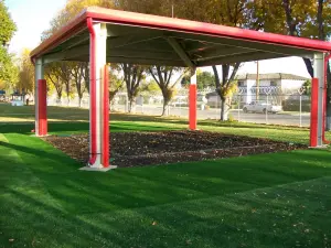 red-gazebo-artificial-grass-synlawn